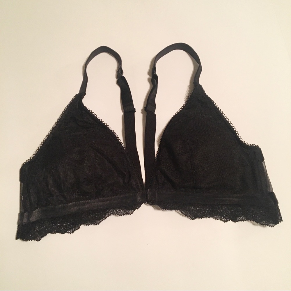 Victoria’s Secret black bralette